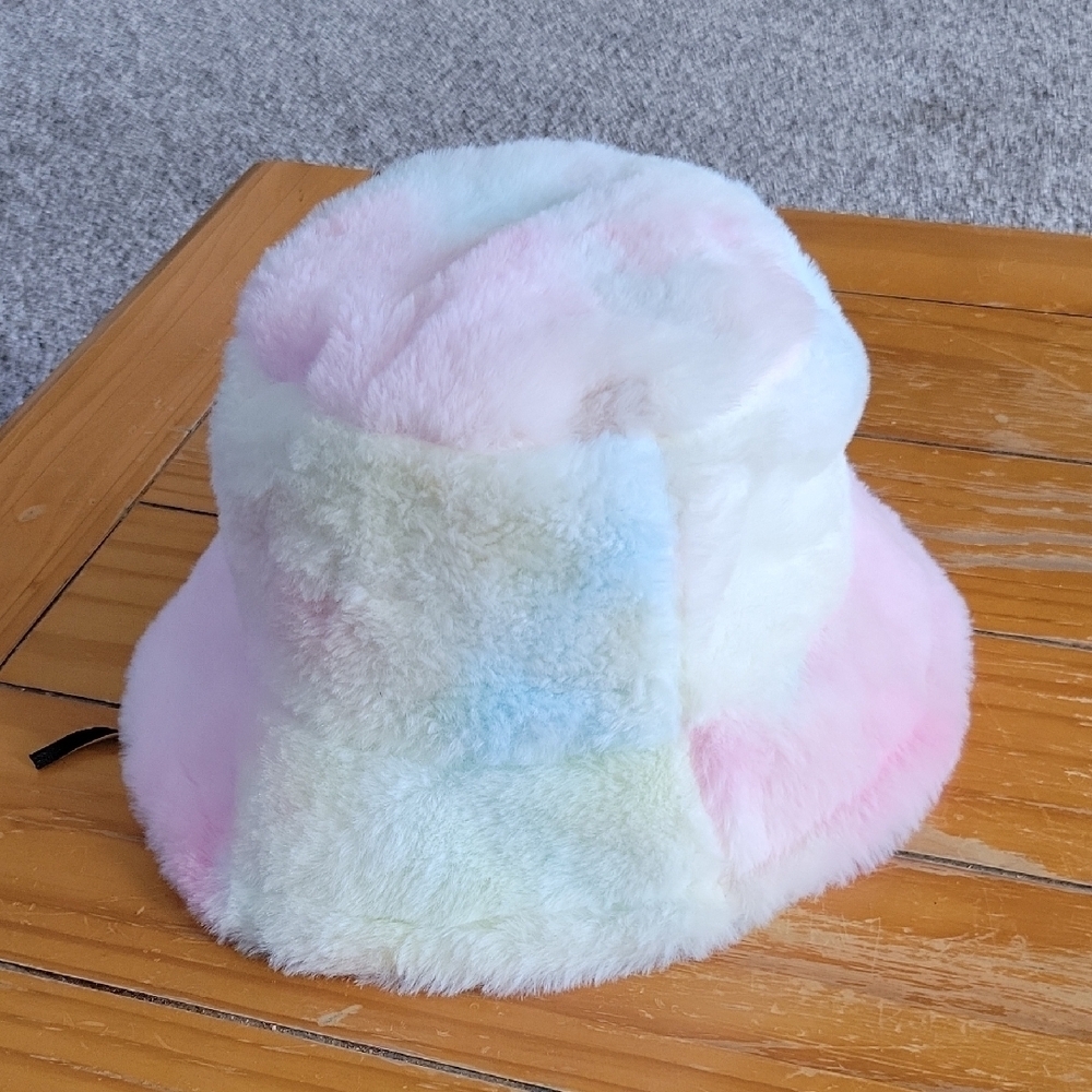 🆕️Pastel Multicolor Fuzzy Bucket Hat .15